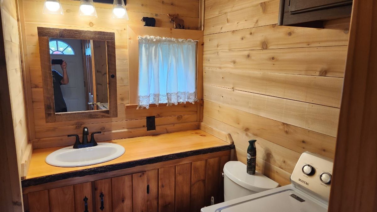 2 Bedroom home in Paul Smiths - Photo 5