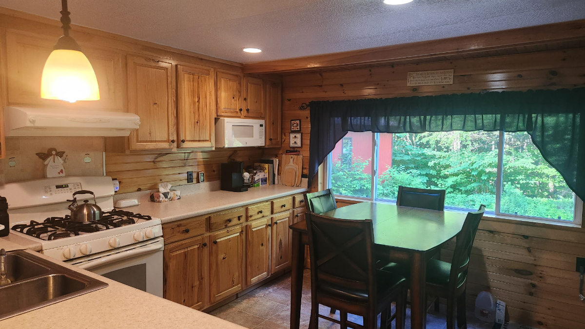 2 Bedroom home in Paul Smiths - Photo 8