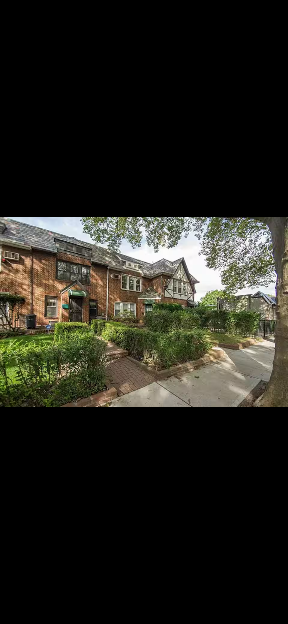 Forest Hills House - Photo 1