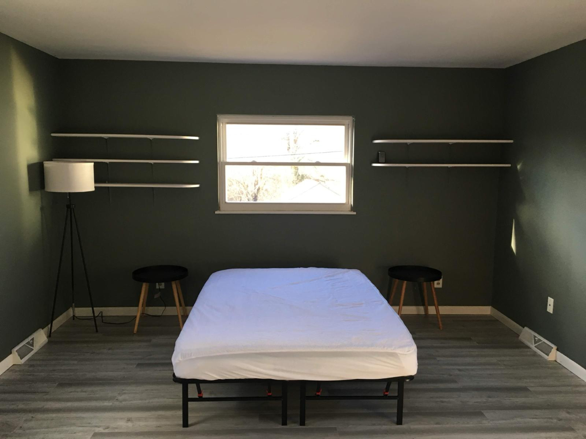 Modern Suite with Ensuite Bath - Prime Location - Photo 2