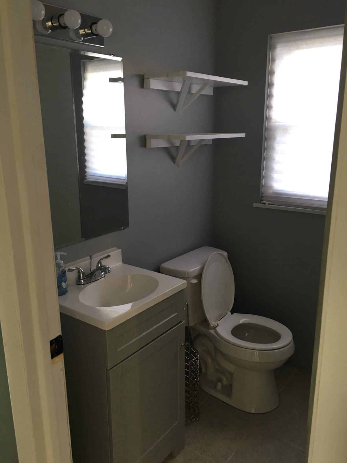 Modern Suite with Ensuite Bath - Prime Location - Photo 4