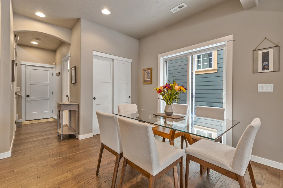 Luxury House w/ 3 King Beds 1 Mile from Downtown Bend - Photo 6