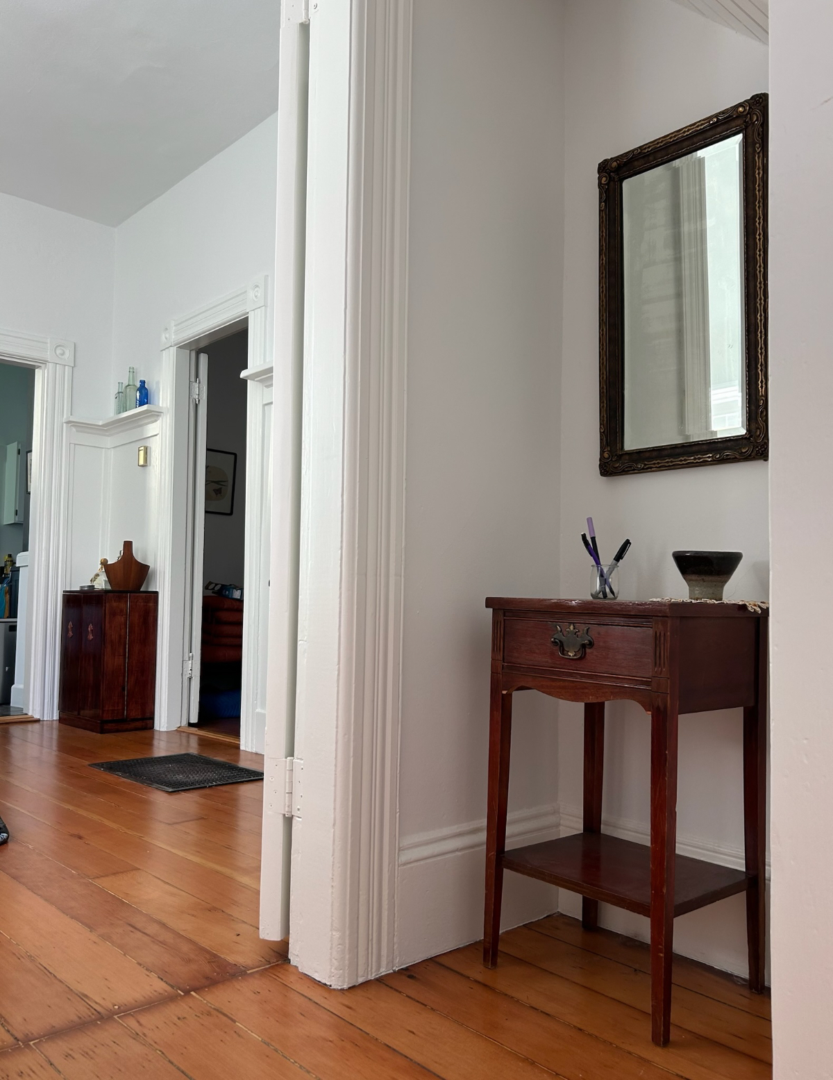 Exquisite Light-Filled, 2 floor, 3 bed w/bonus office/yoga rm, 1903 Victorian Home with Massive Redwood Tree - Photo 4