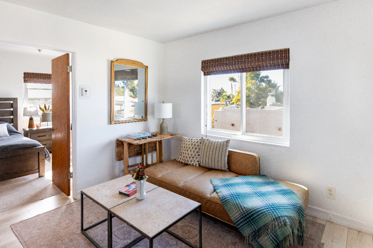 Bright, Private 2-Bedroom Apartment with Sunny Patio - Photo 6