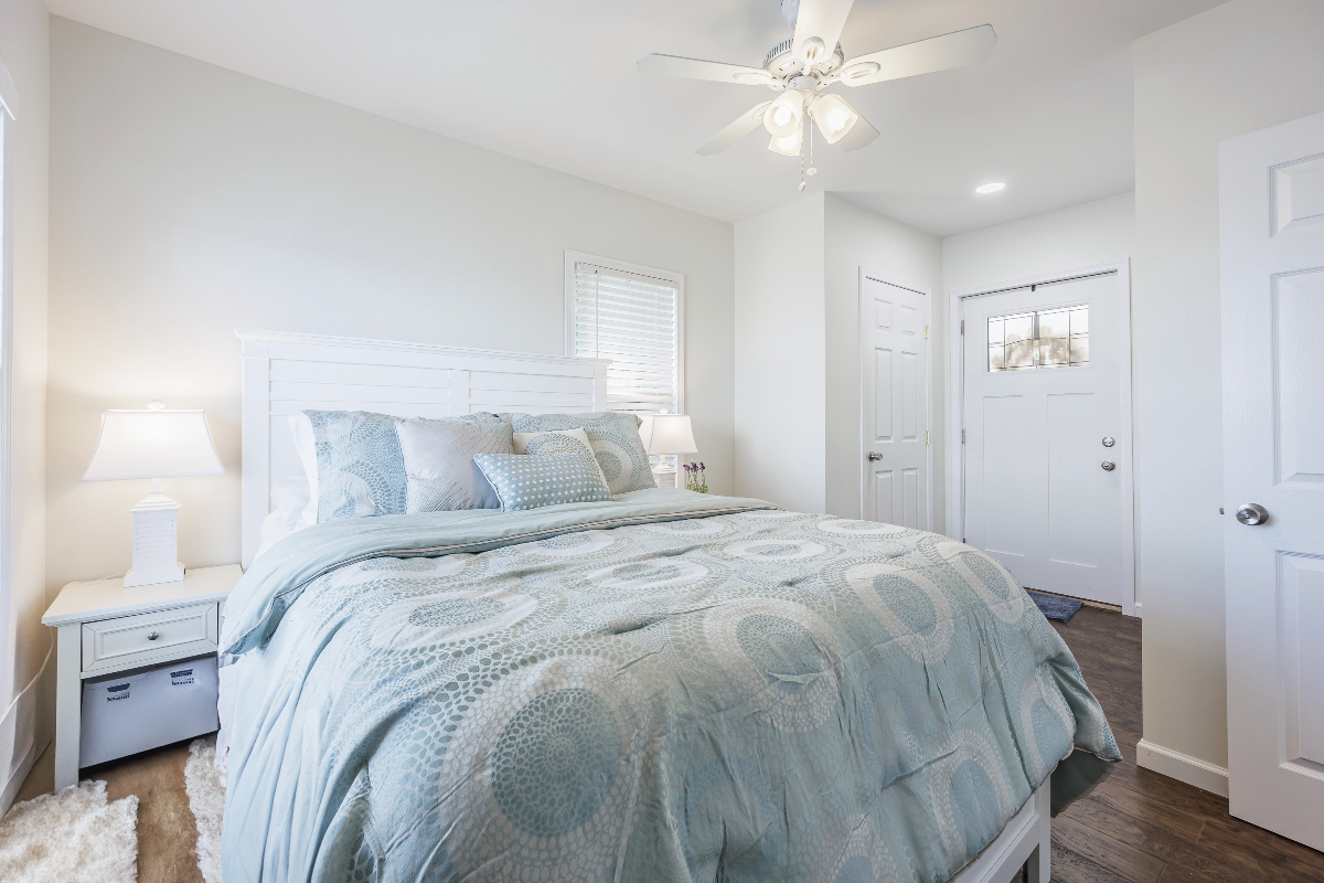 Completely Remodeled  Luxury  Seneca Lake Front Home  Close To Hospitals Hobart College and Fantasti - Photo 6