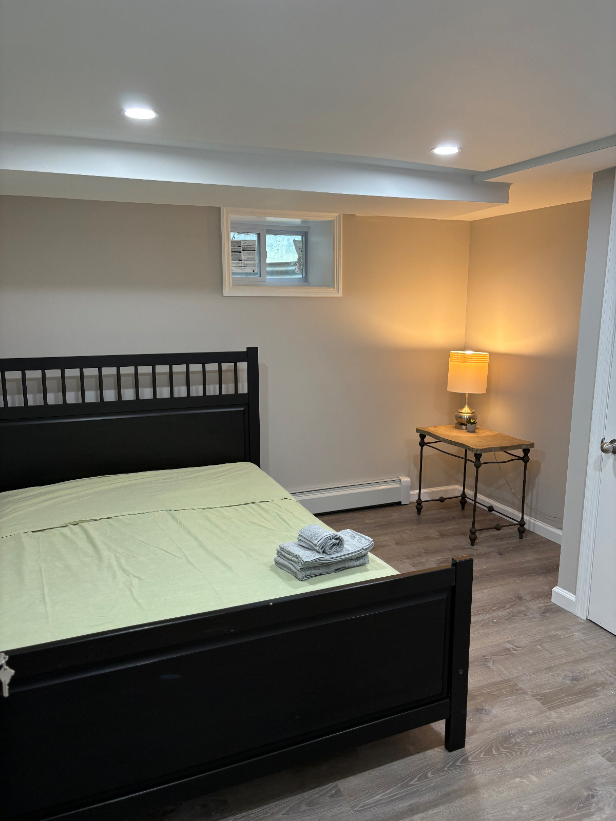 2 bedroom basement separate entrance - Photo 5