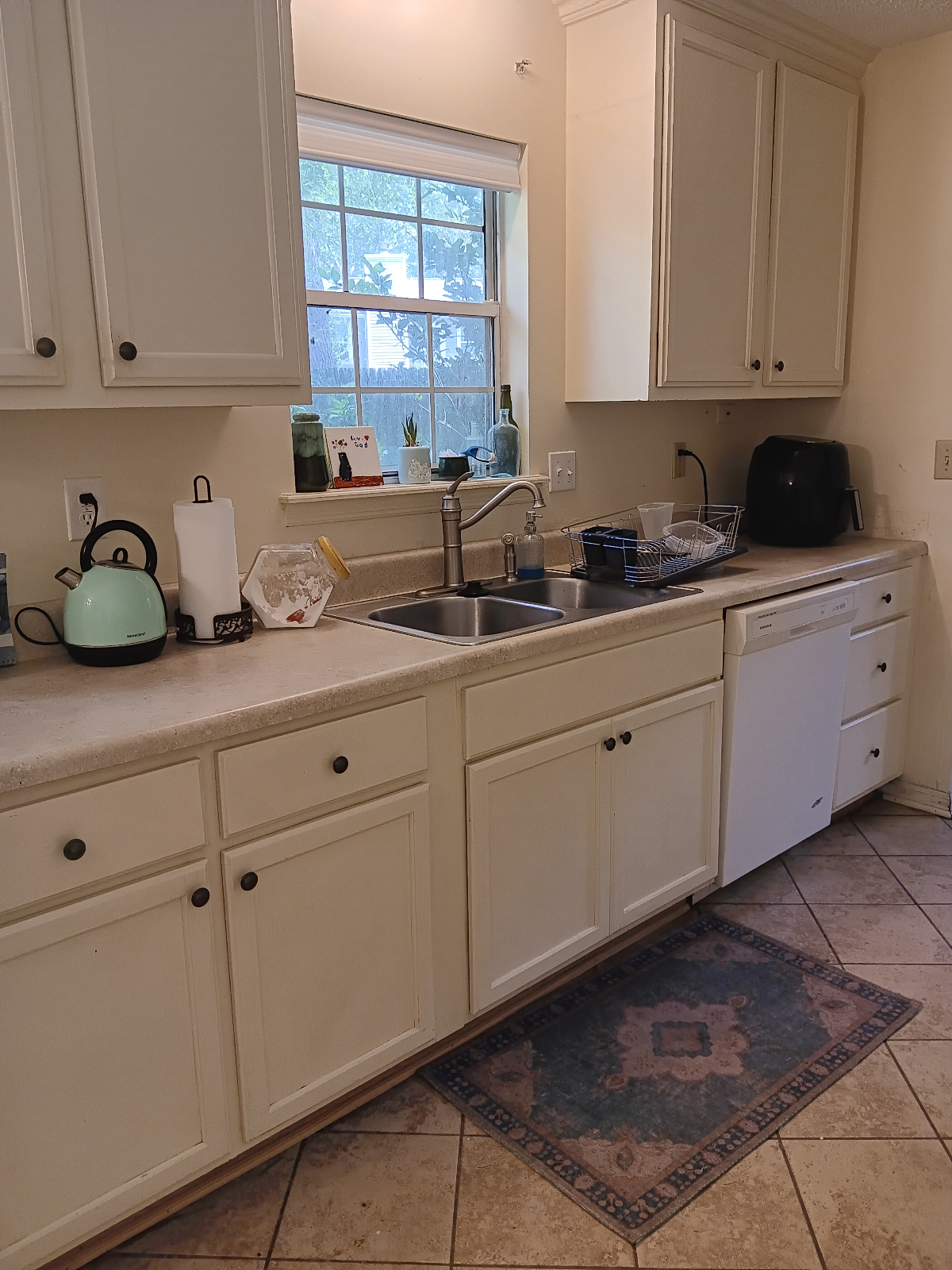 Quiet, great location - Photo 4