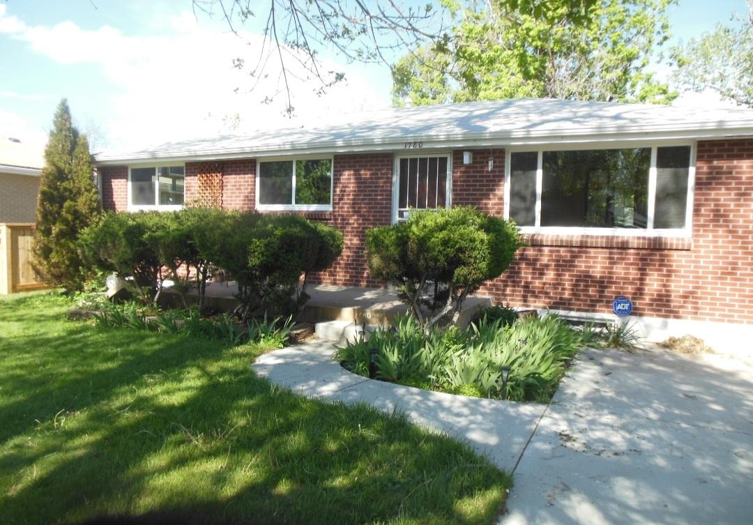 Beautiful Furnished Basement Apartment with All Amenities in Prime Denver Location - Photo 3
