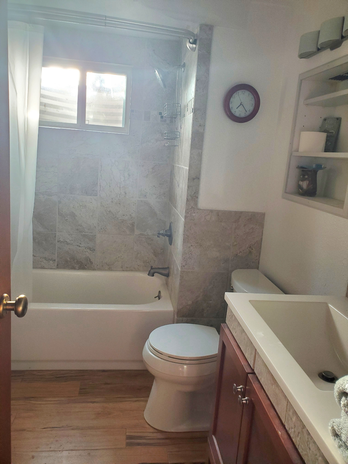 Beautiful Furnished Basement Apartment with All Amenities in Prime Denver Location - Photo 9