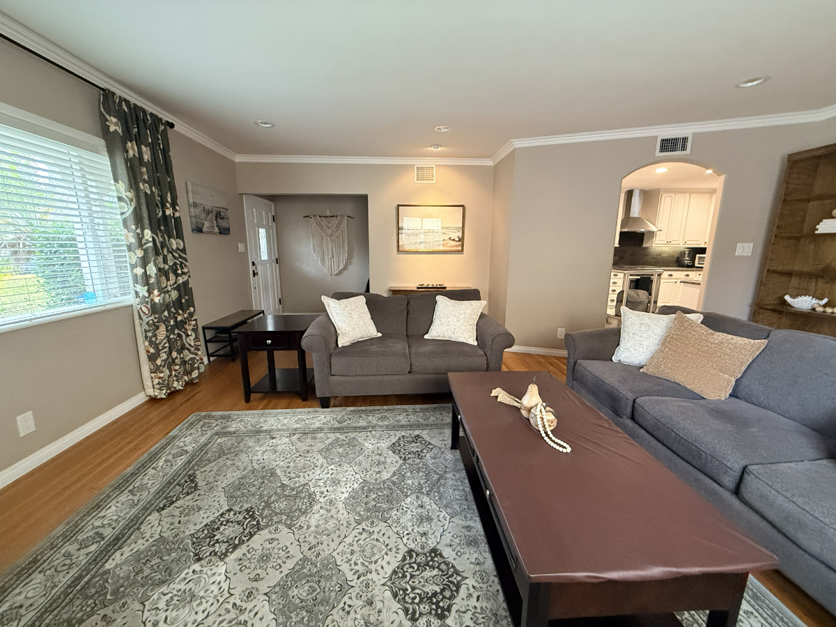 Fresh Midtown Ventura Private Cottage - Photo 4
