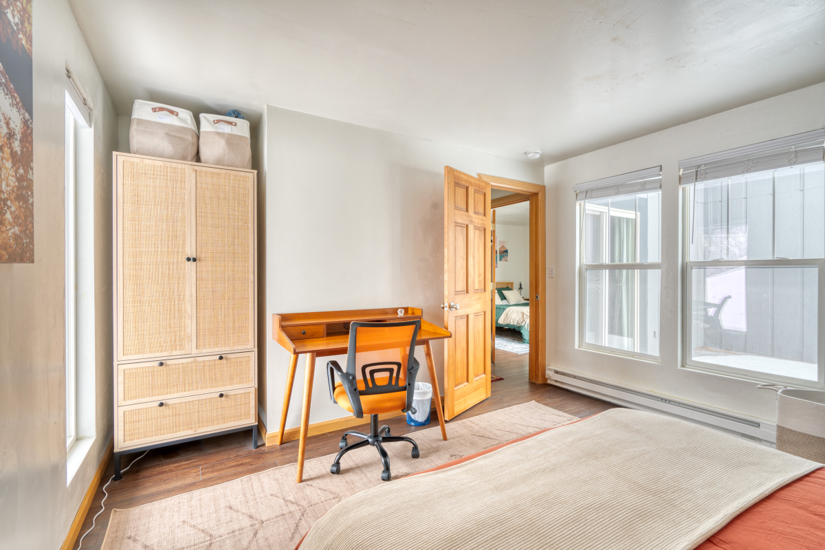 Cozy mid-century luxury near Downtown - Photo 5