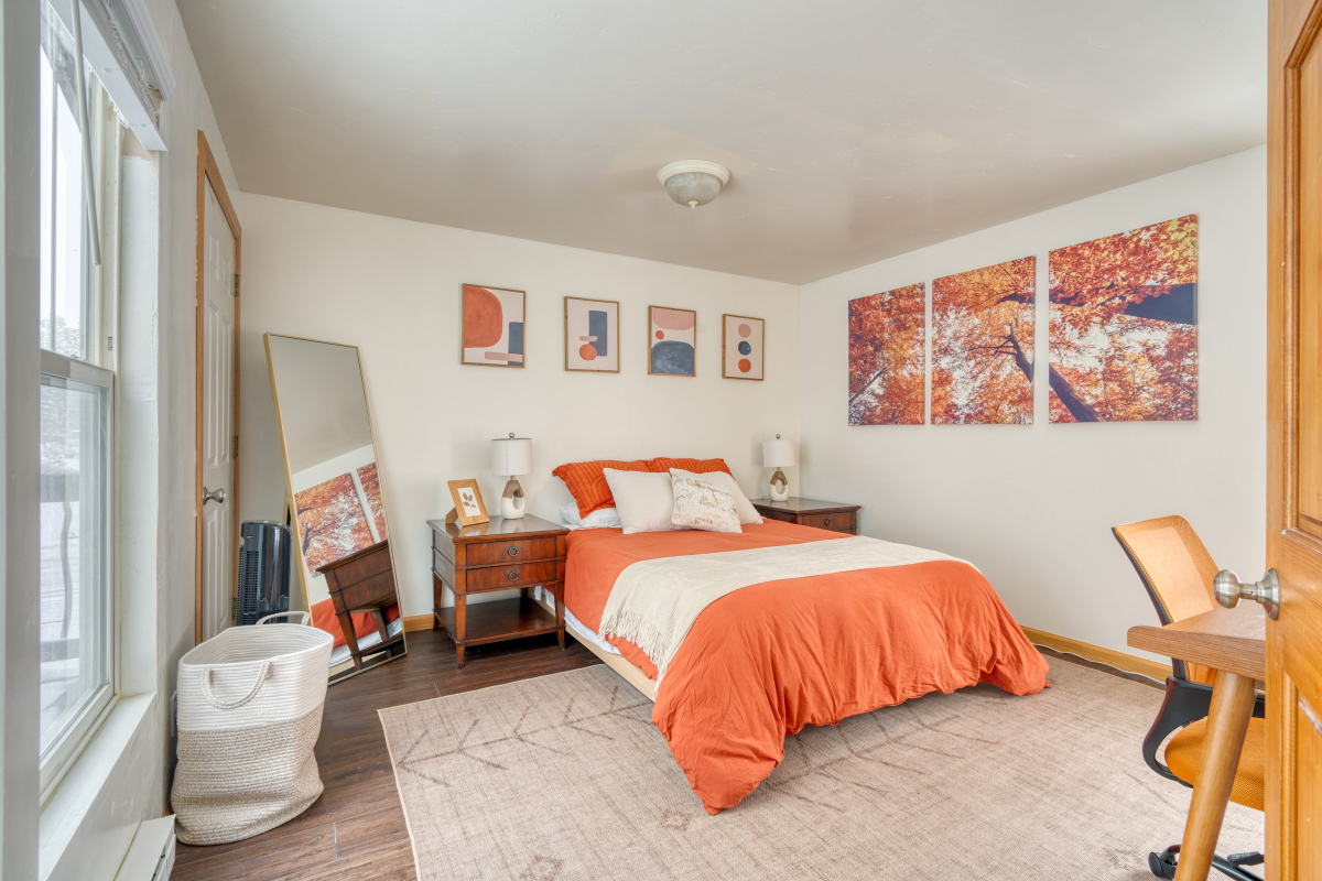 Cozy mid-century luxury near Downtown - Photo 4