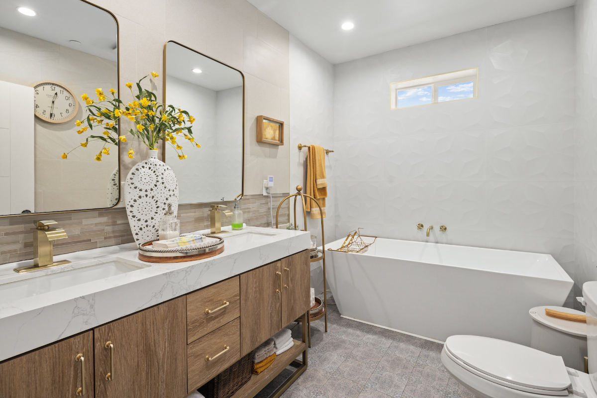 Gorgeous home centrally located a must see - Photo 5