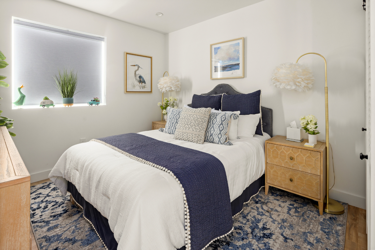 Gorgeous home centrally located a must see - Photo 6
