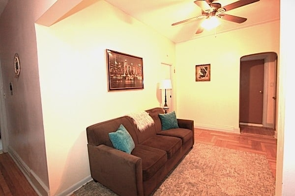 FULLY FURNISHED SHORT-TERM HAVEN - Photo 1