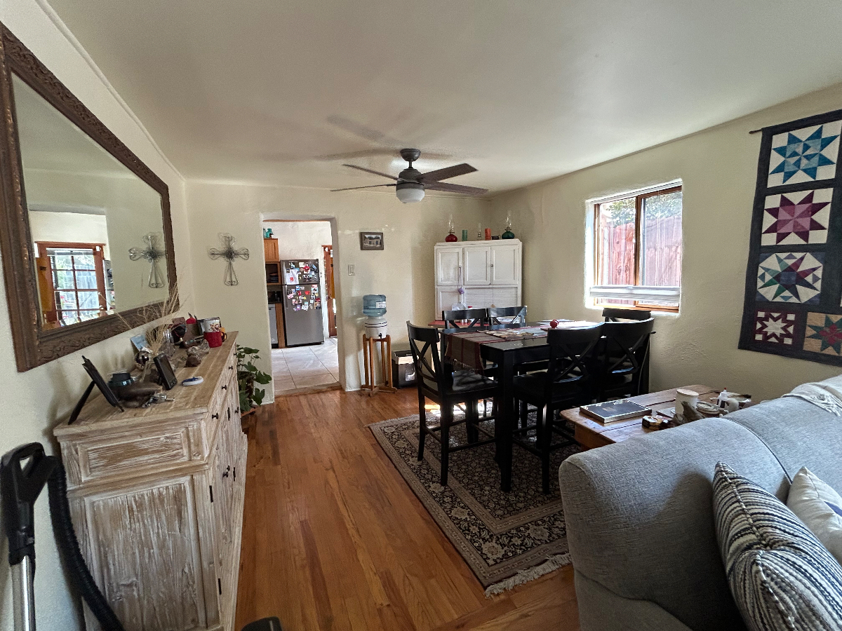 Wonderful home near the railyard in Santa Fe, New Mexico - Photo 2