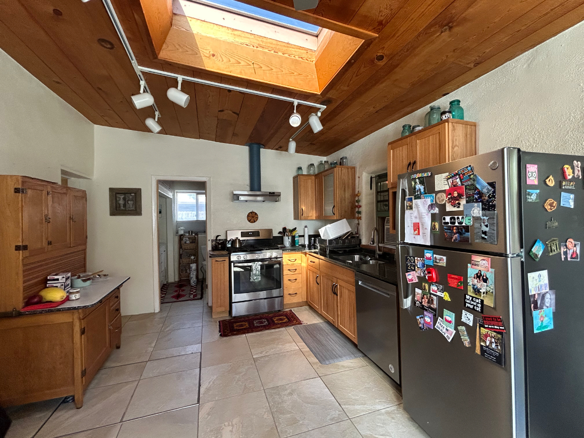 Wonderful home near the railyard in Santa Fe, New Mexico - Photo 3