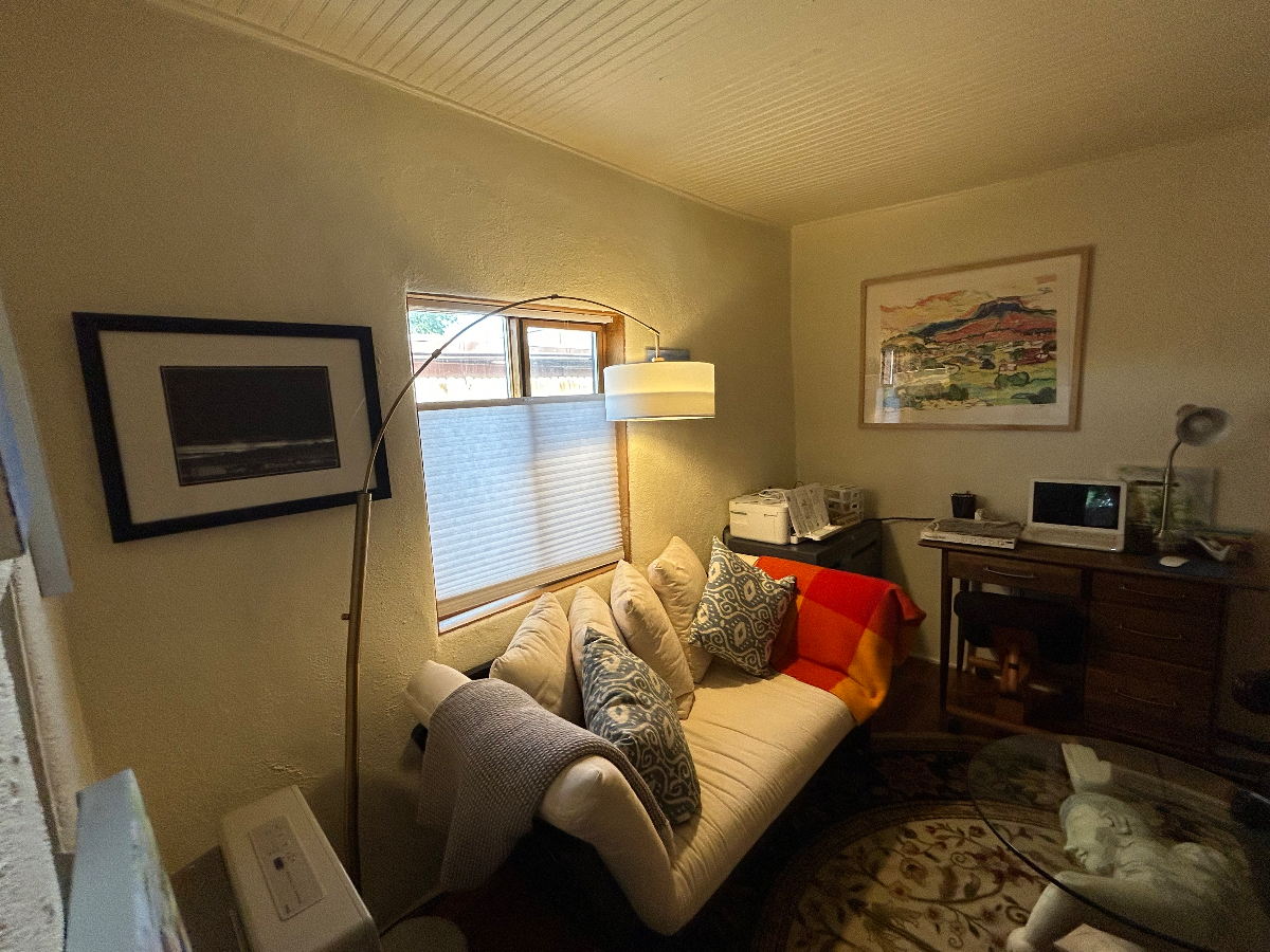 Wonderful home near the railyard in Santa Fe, New Mexico - Photo 5