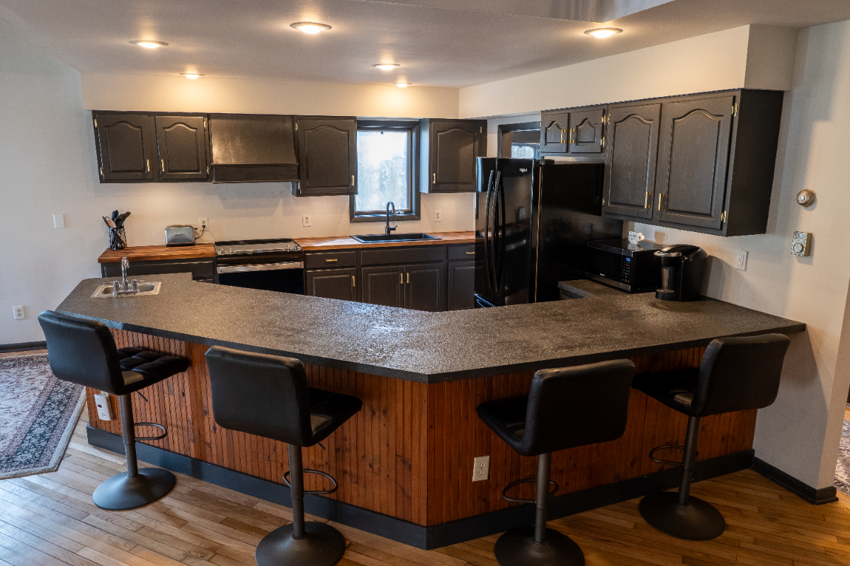 Brand New 1-Bedroom Basement Apartment with Private Entrance & All Utilities Included - Photo 6