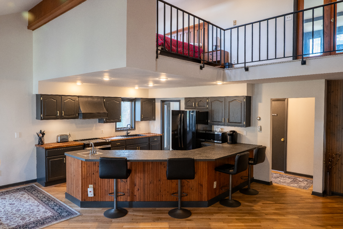 Brand New 1-Bedroom Basement Apartment with Private Entrance & All Utilities Included - Photo 1