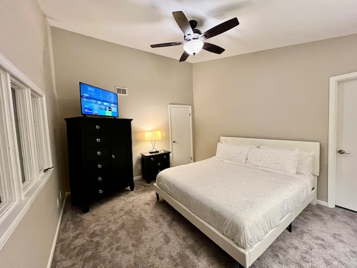Edgewood Hills Retreat - King Bed - Photo 11