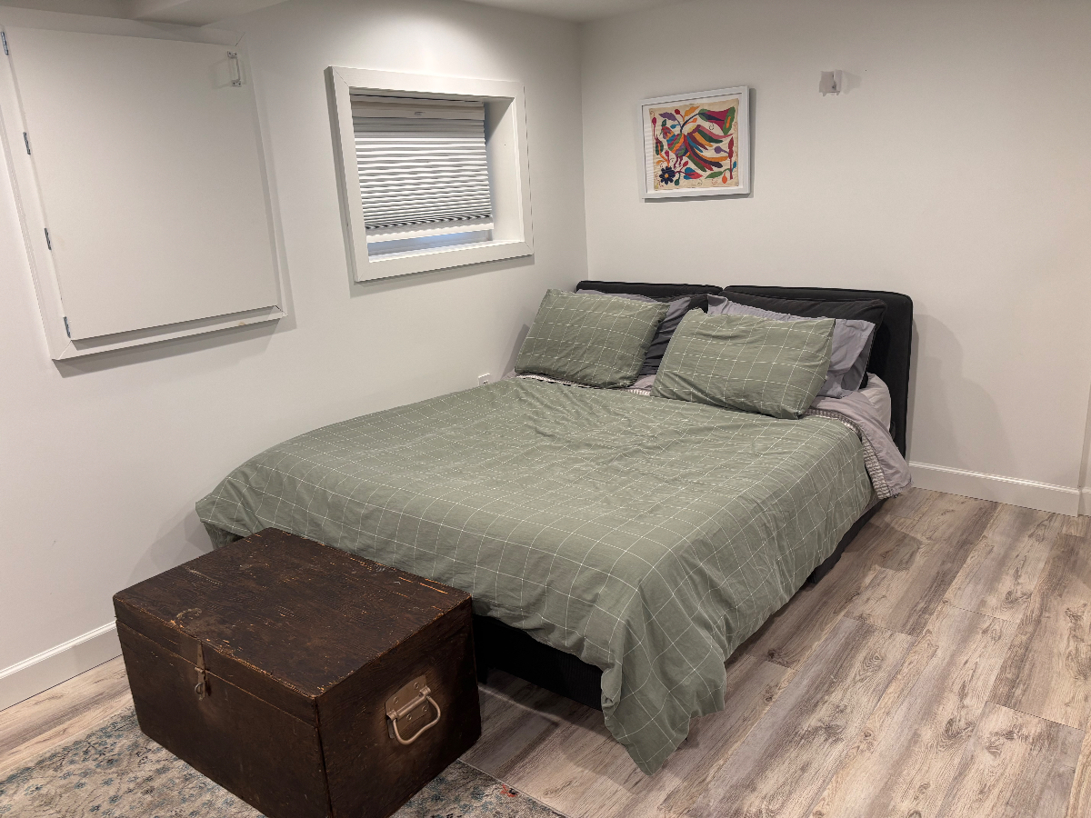 Newly renovated 1-BR English Basement - Photo 4