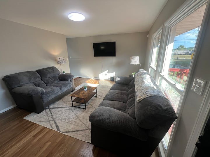 The Corner Cottage - King Bed - Photo 5