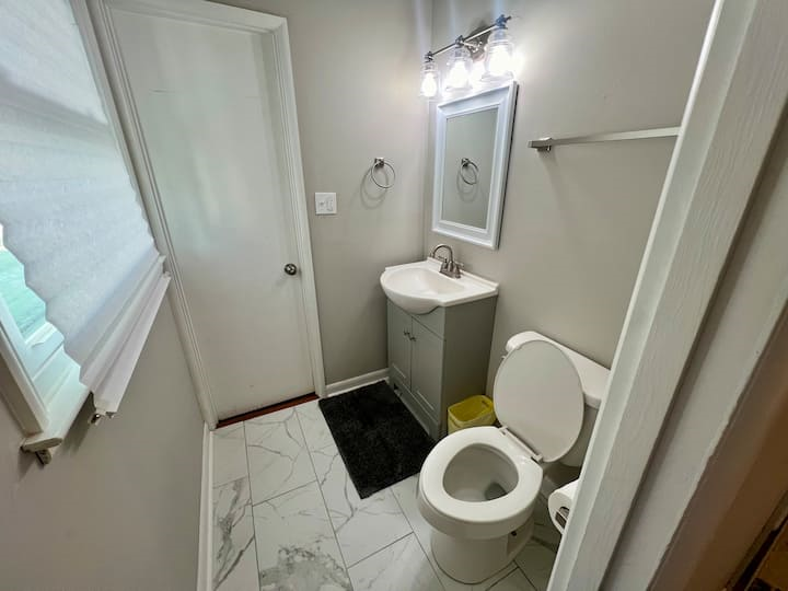 The Corner Cottage - King Bed - Photo 6