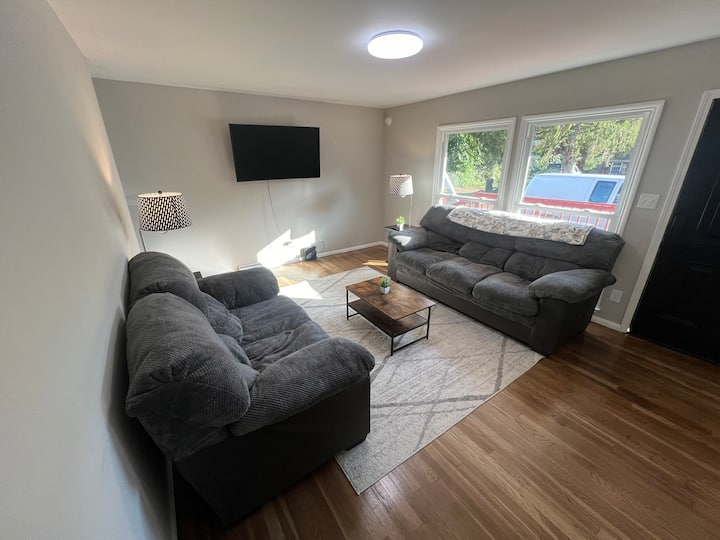 The Corner Cottage - King Bed - Photo 7