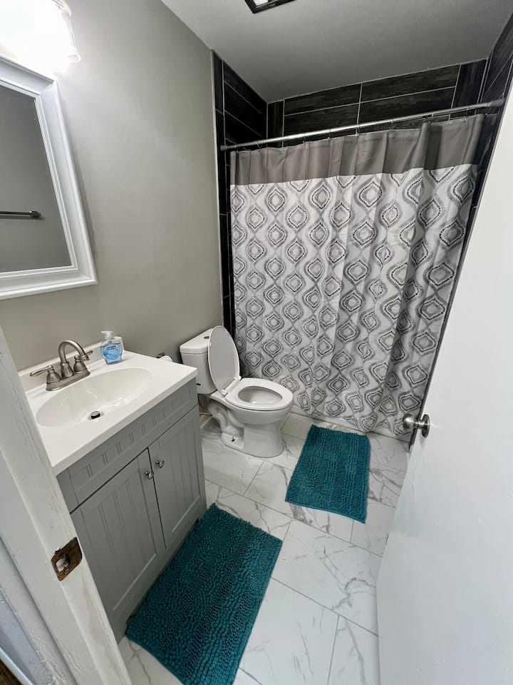 The Corner Cottage - King Bed - Photo 11