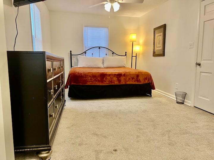 West Gate Retreat - King Bed - Double Decks - Photo 11