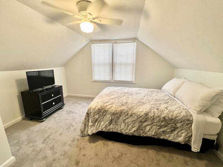 West Gate Retreat - King Bed - Double Decks - Photo 12