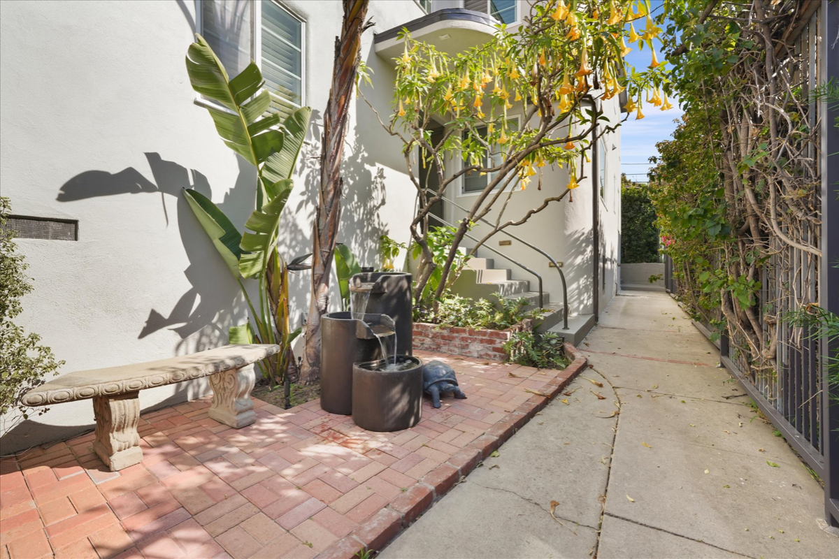 Modern ADU in Vibrant Mid-City LA - Photo 4