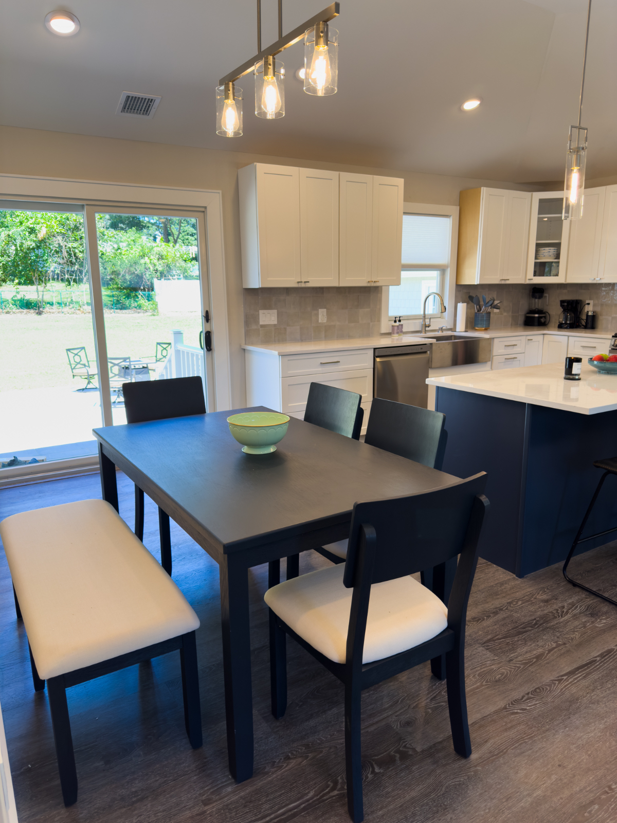 The Osprey House - Furnished 3BR/2BA, Near Schools, Hospitals & LIRR Transit - Photo 3