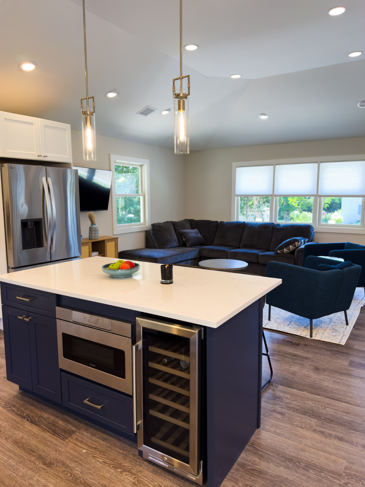 The Osprey House - Furnished 3BR/2BA, Near Schools, Hospitals & LIRR Transit - Photo 1