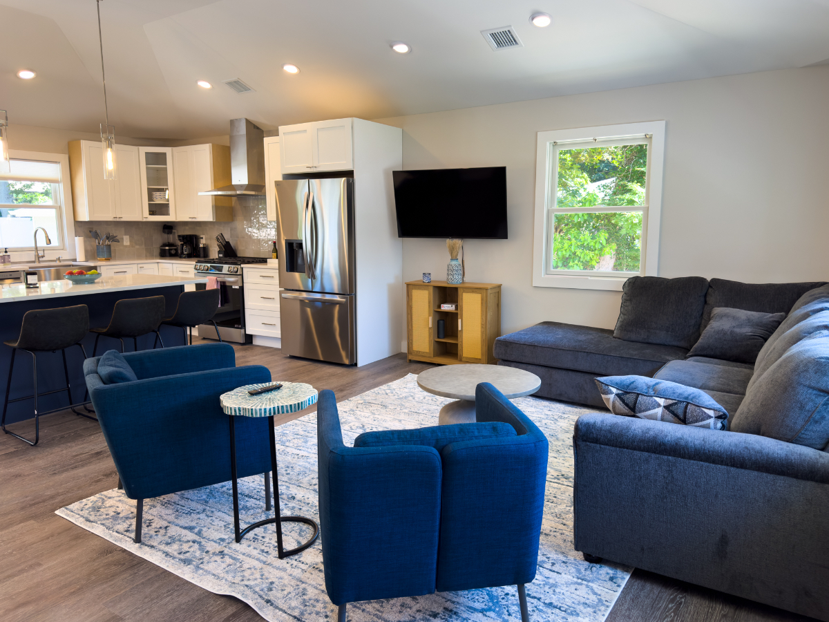 The Osprey House - Furnished 3BR/2BA, Near Schools, Hospitals & LIRR Transit - Photo 6