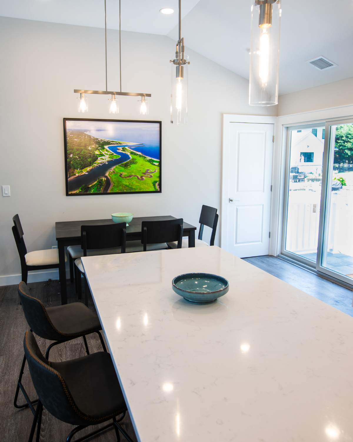 The Osprey House - Furnished 3BR/2BA, Near Schools, Hospitals & LIRR Transit - Photo 4