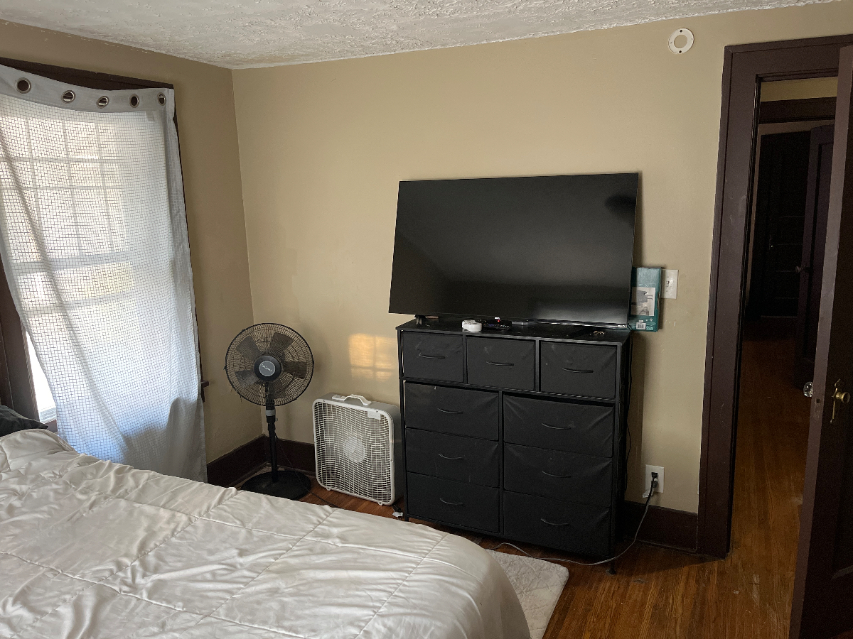 All Utilities Included Quiet, Fully Furnished Room Near Hospitals - Photo 4