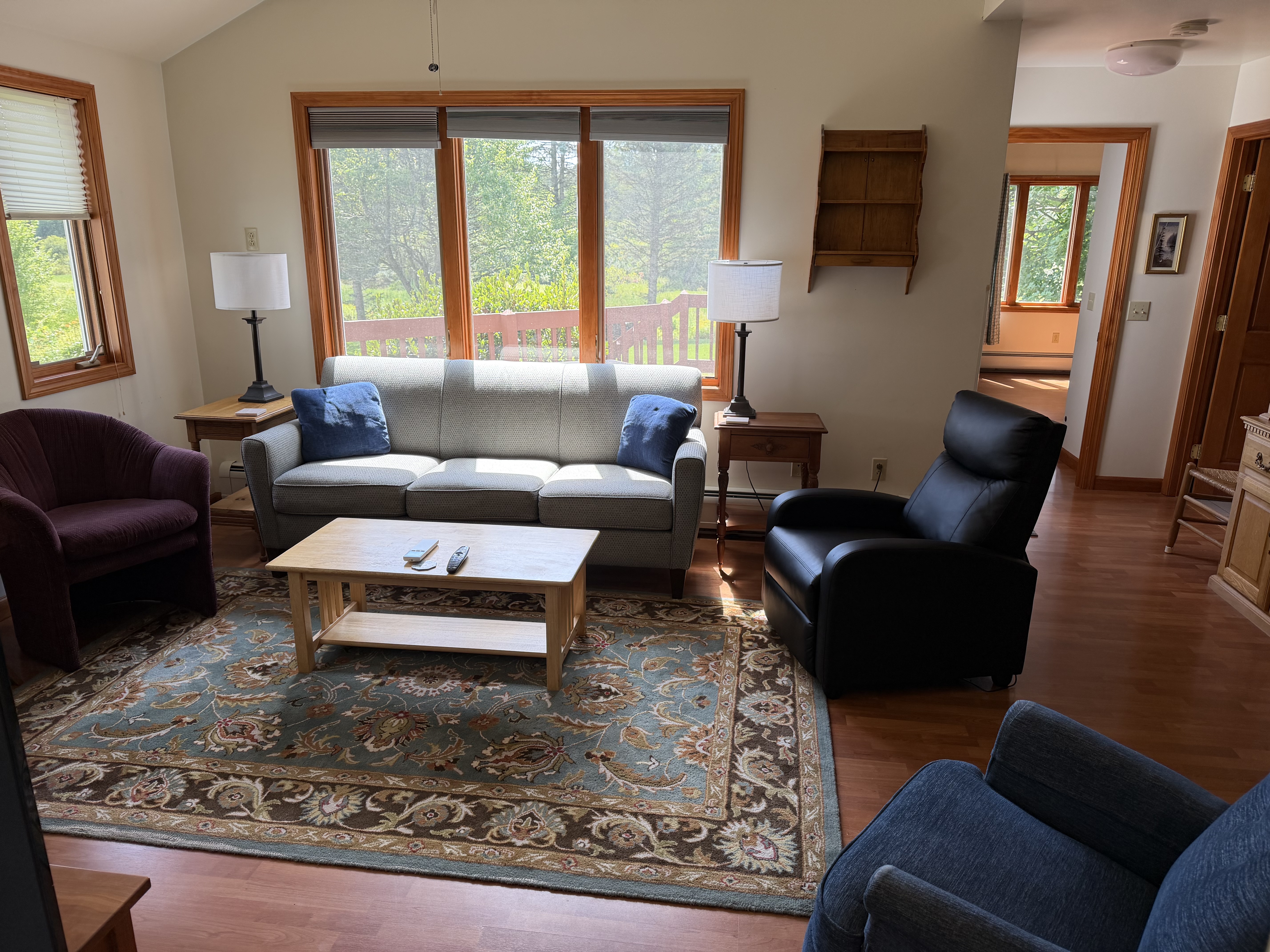 Private and peaceful 1 bedroom accessory apartment in convenient neighborhood - Photo 6
