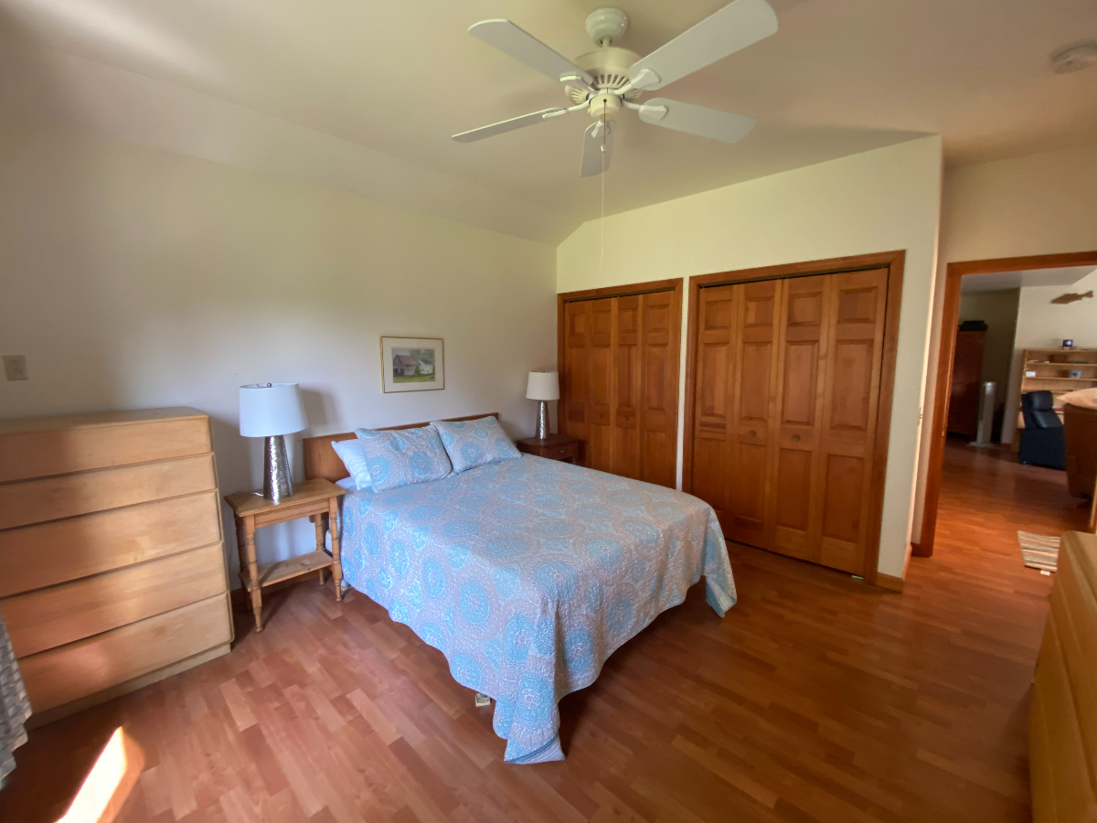 Private and peaceful 1 bedroom accessory apartment in convenient neighborhood - Photo 10