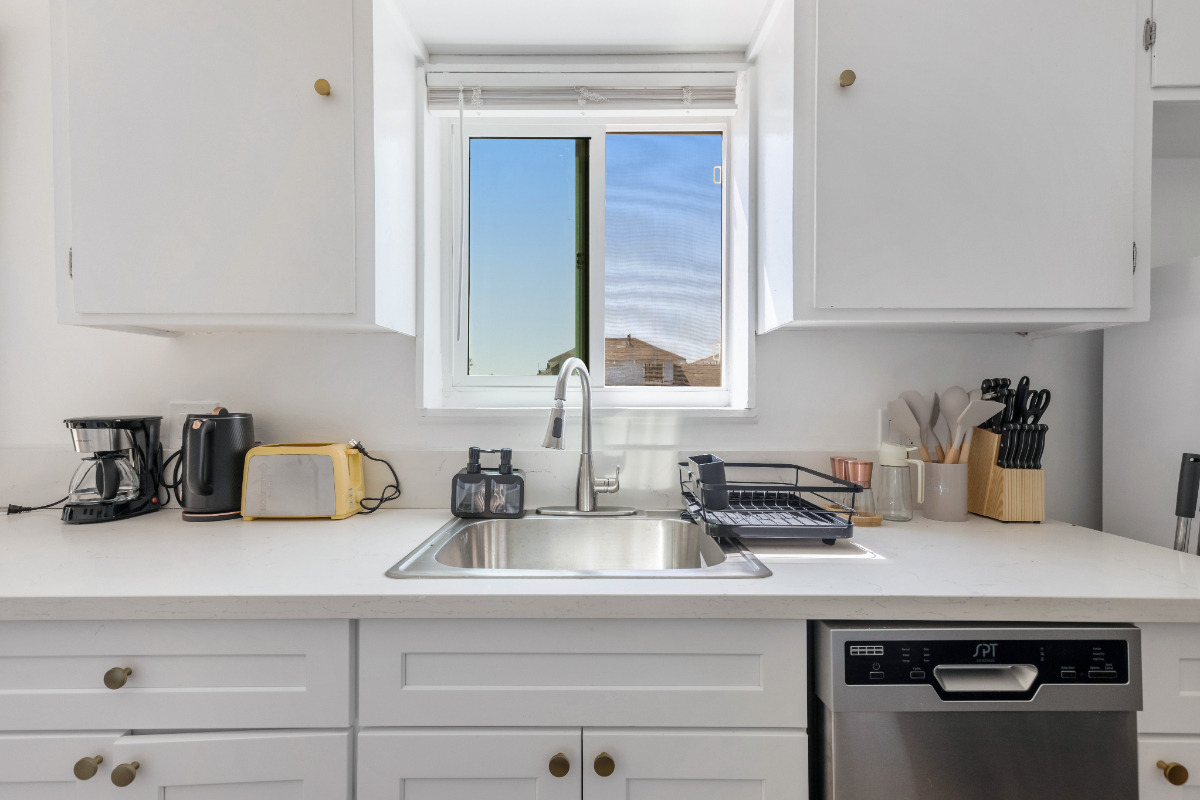 Furnished Venice Beach Living - Steps to the Ocean - Photo 5