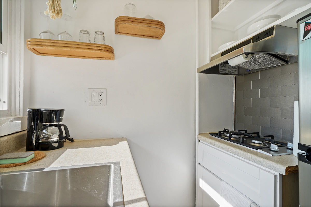 Furnished Venice Beach Living - Steps to the Ocean - Photo 6