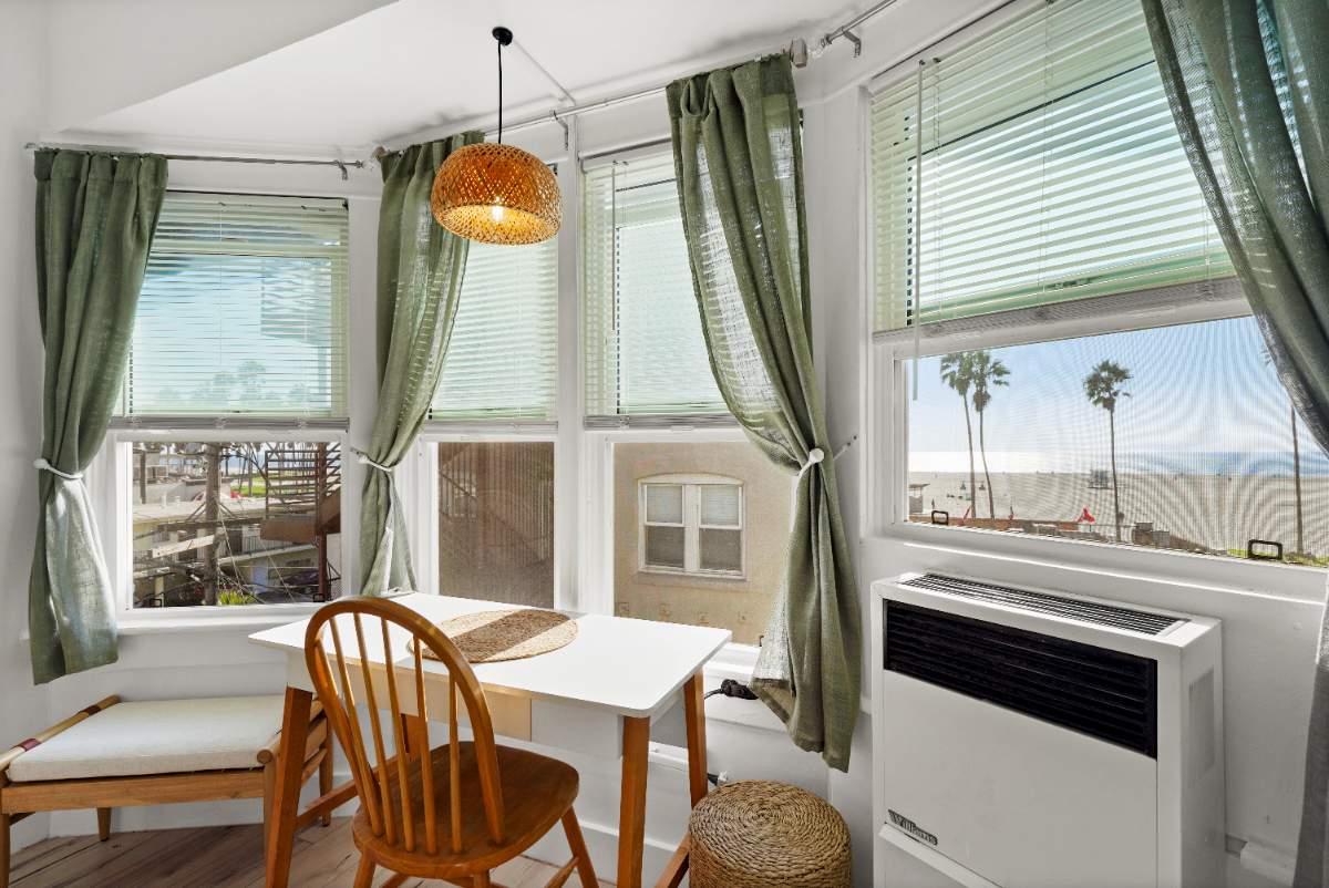 Furnished Venice Beach Living - Steps to the Ocean - Photo 2