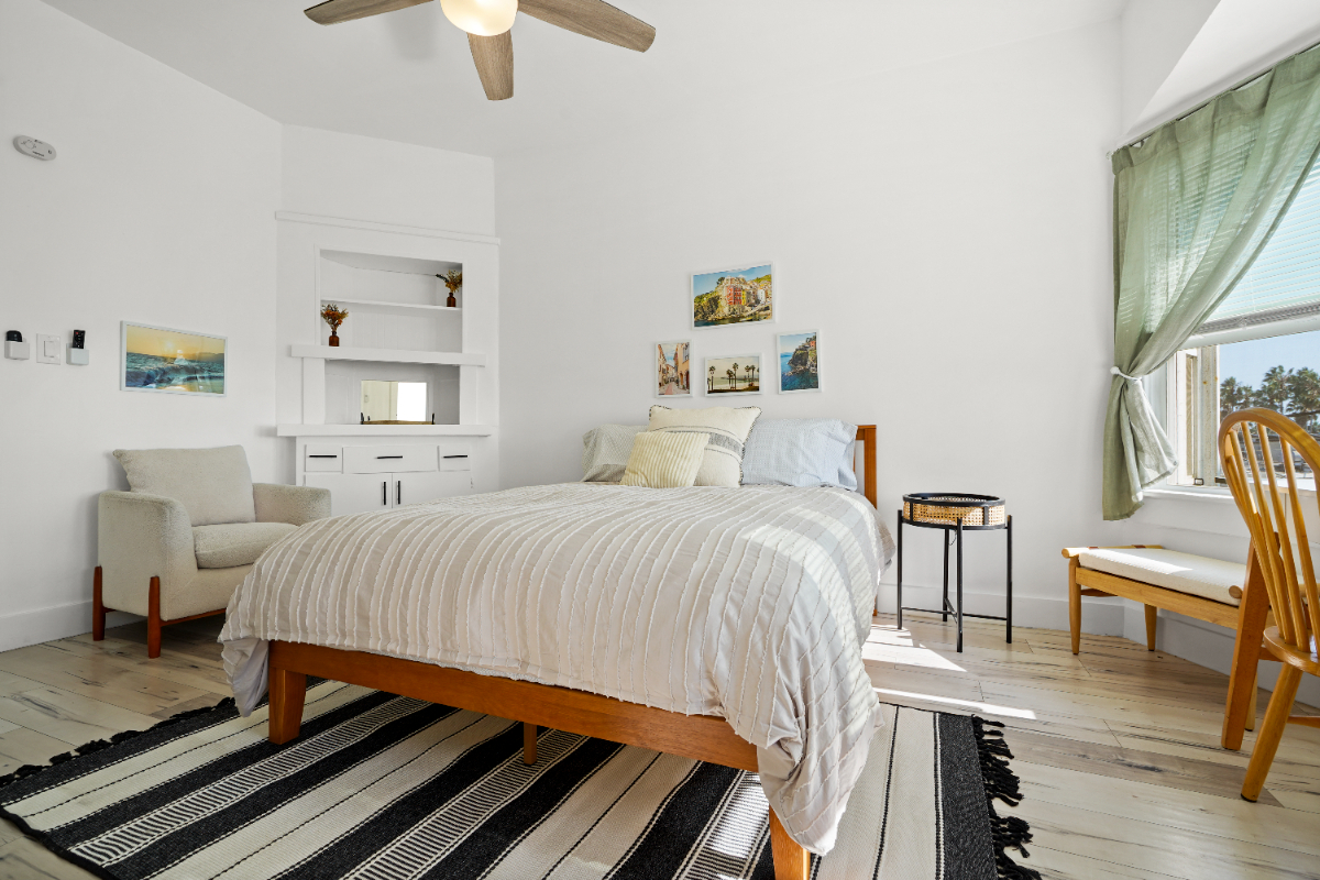 Furnished Venice Beach Living - Steps to the Ocean - Photo 3