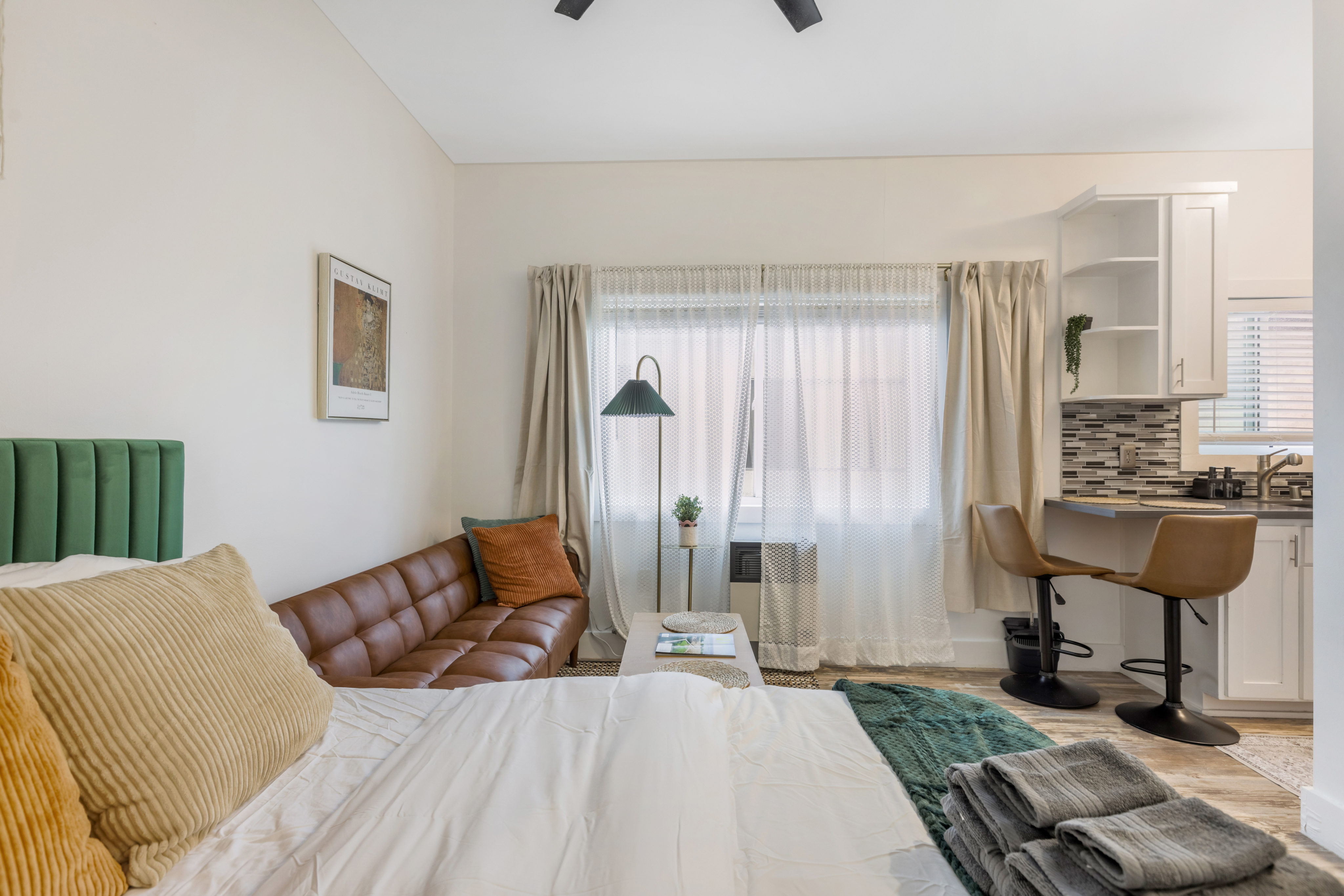 Furnished Venice Beach Living - Steps to the Ocean - Photo 3