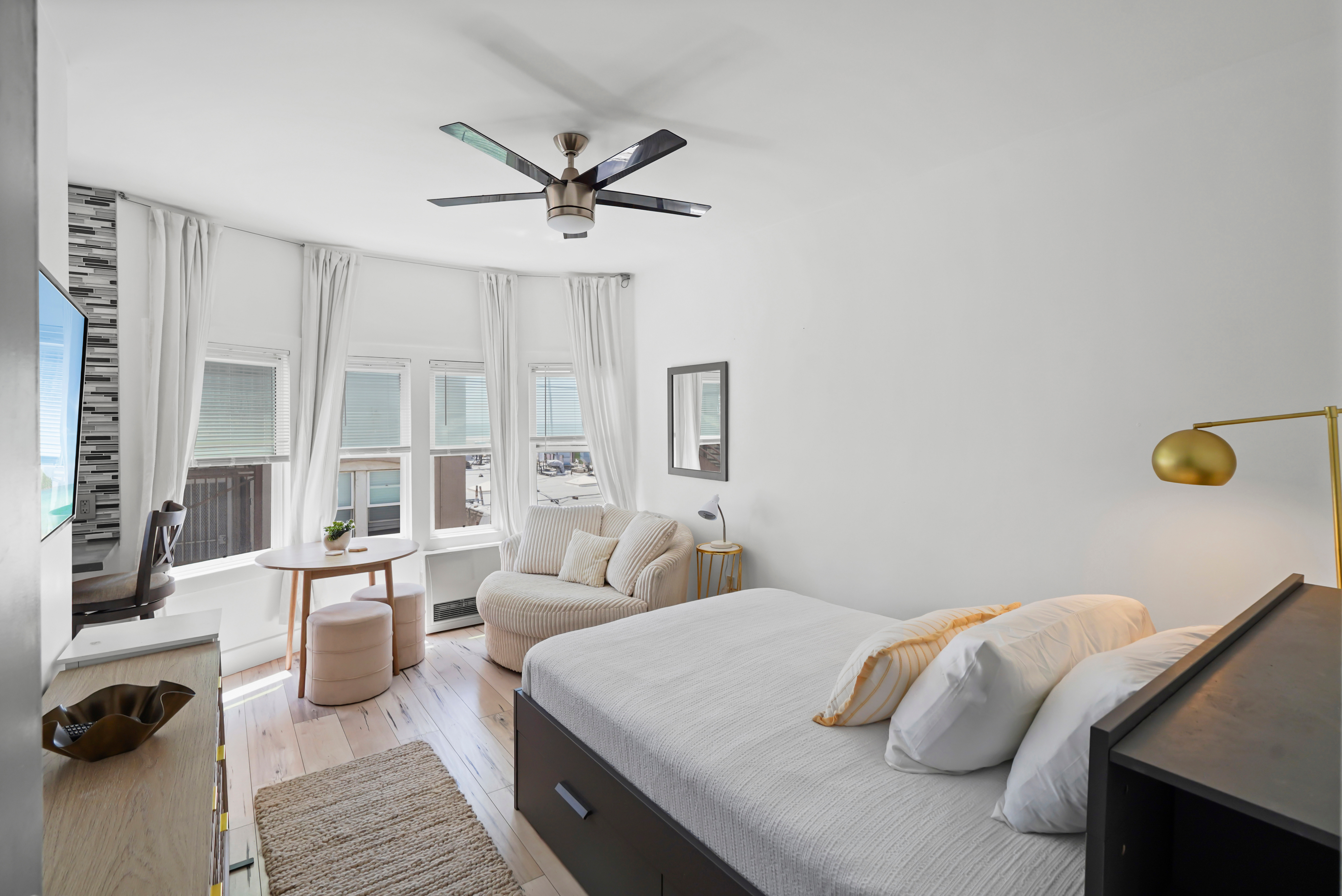 Furnished Venice Beach Living - Steps to the Ocean - Photo 3