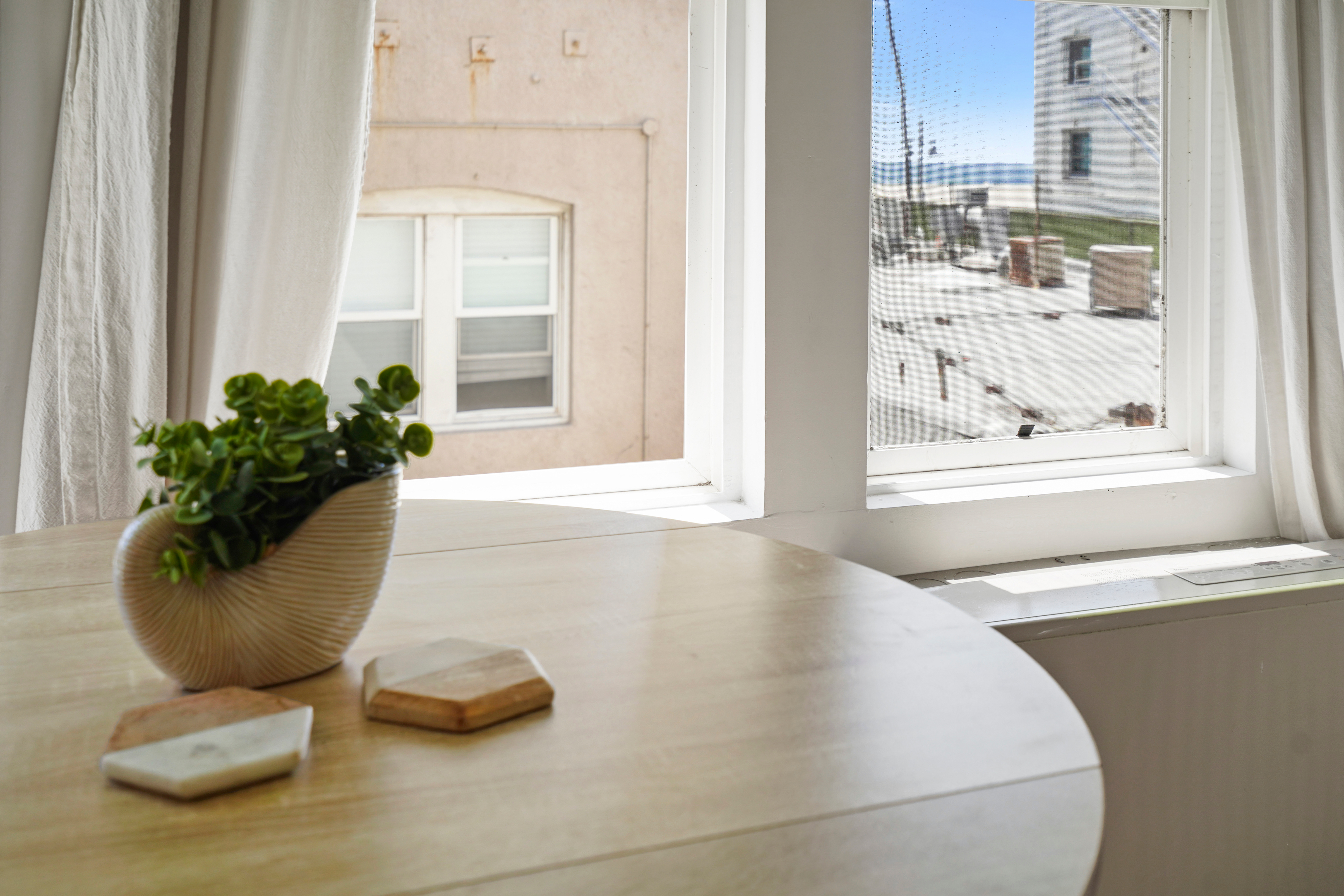 Furnished Venice Beach Living - Steps to the Ocean - Photo 6