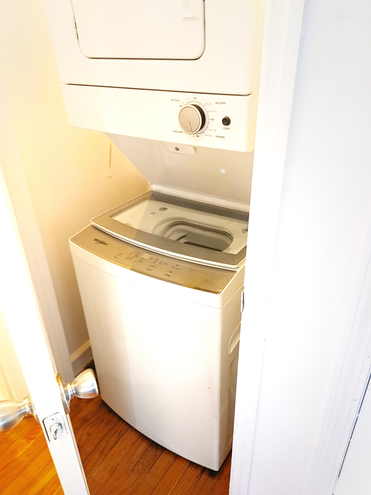 Cozy Charleston charm with furnished rooms - Photo 4