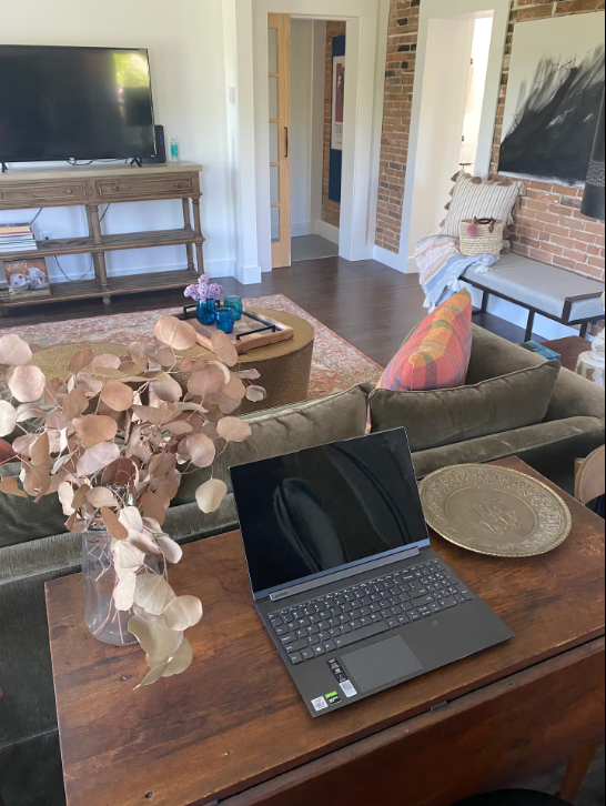 Remarkable Saratoga 1 Bedroom Fully Furnished Unit - Photo 2