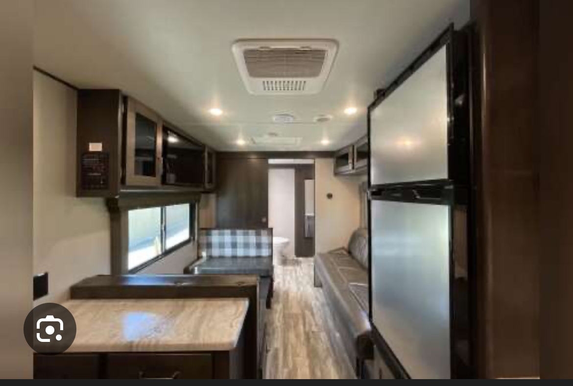 Luxury Trailer, easy freeway access - Photo 4